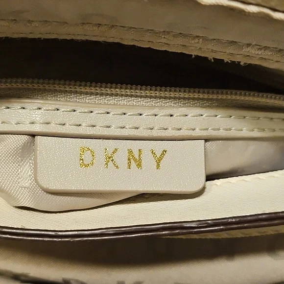 DKNY Handbag EUC - Picture 15 of 16